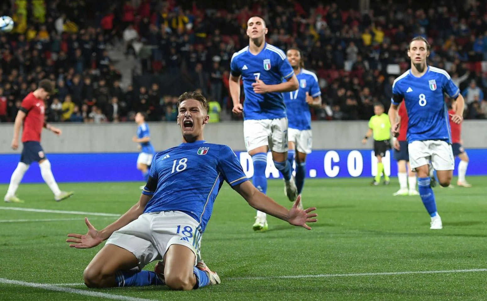 穆勒续约温哥华白浪至2026年，年薪600万欧元