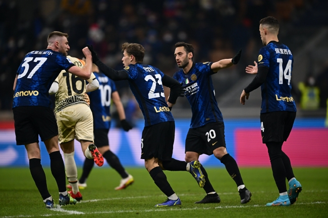 混团世界杯：国乒8-2法国，6连胜！王曼昱救4个局点，大胖惨遭逆转