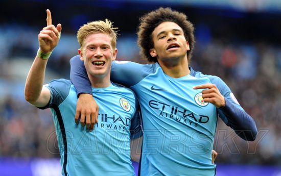 齐达内上海弄堂和樊振东打乒乓球 莫德里奇马塞洛皇马功勋球员点赞