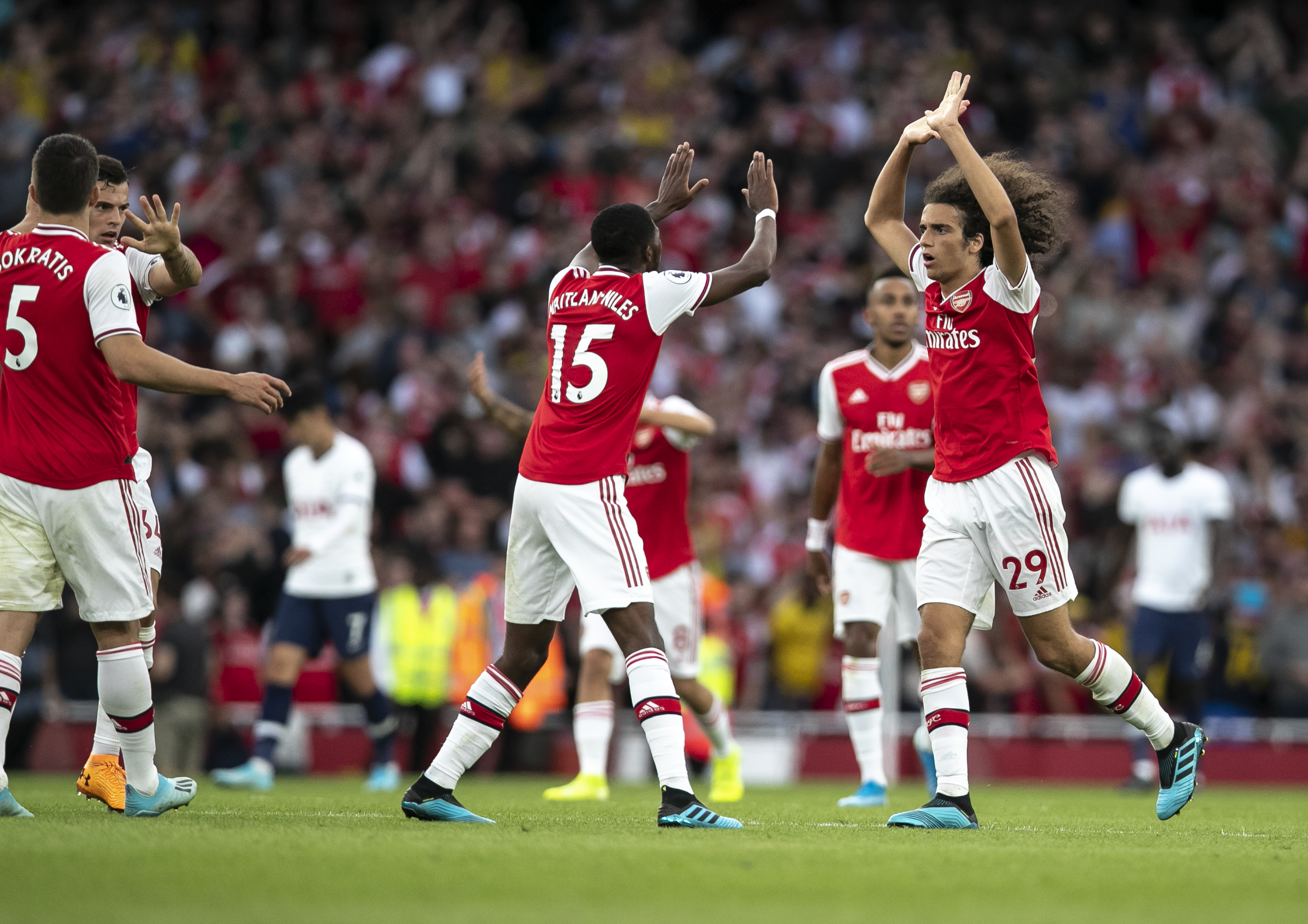 香港球迷：哲凯赖什登场令人激动！