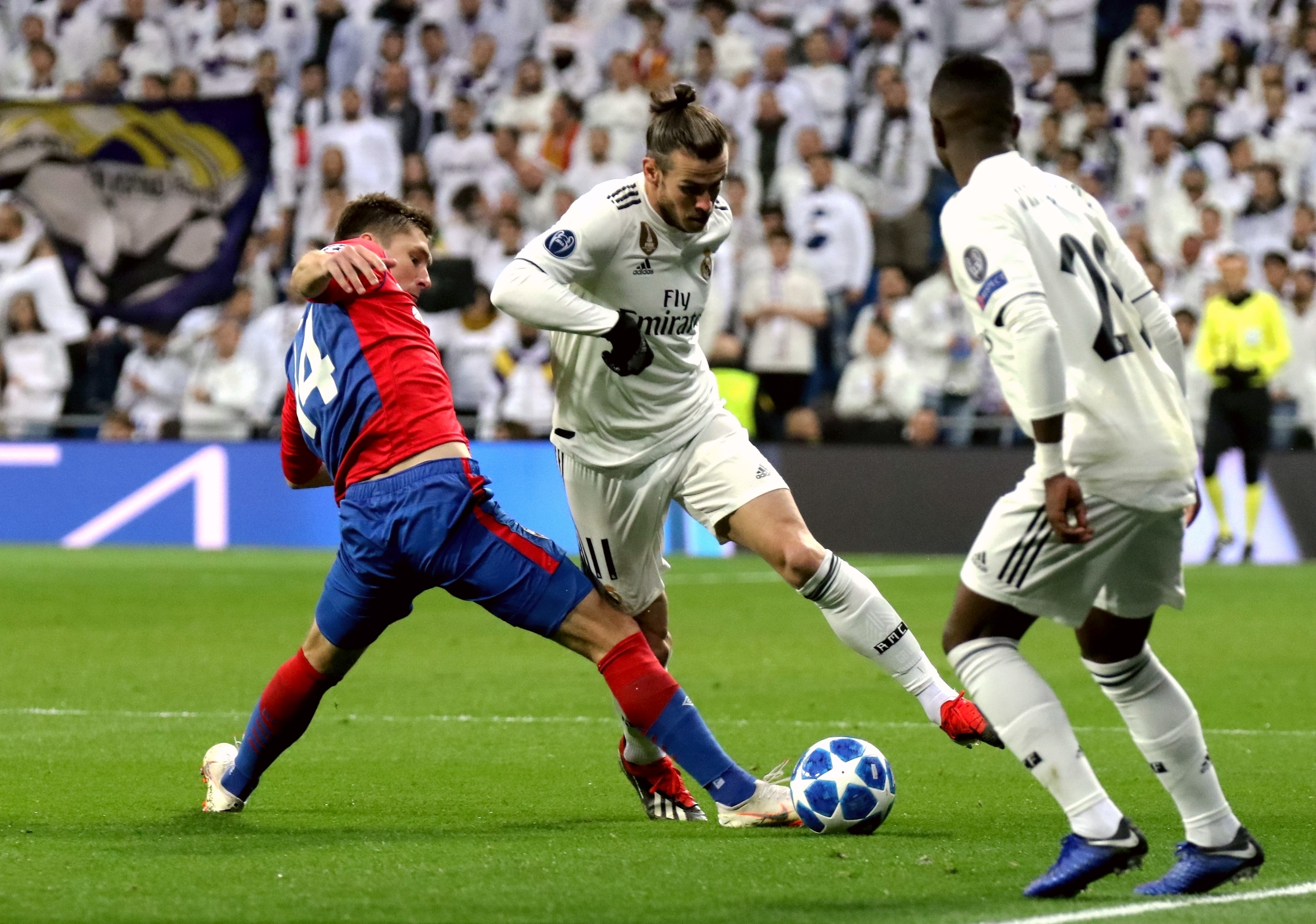 太阳报走访出售原味球衣公司的仓库：汗臭味强烈却不令人反感