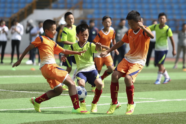 混团世界杯：张本智和遭遇首败！再次不敌恩师之子，苦战3局输球