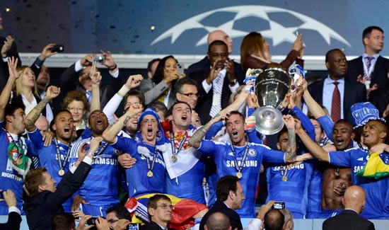 詹姆斯5中0一分未得，里夫斯扛起进攻大旗，首节湖人领先