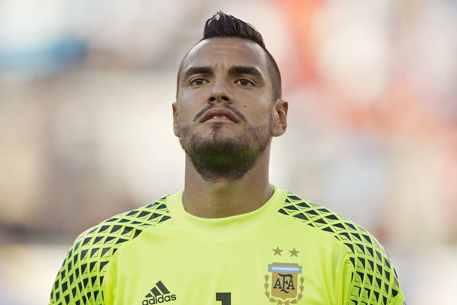 英超前瞻：维拉状态火热9轮8胜，残阵枪手客战盼继续领跑