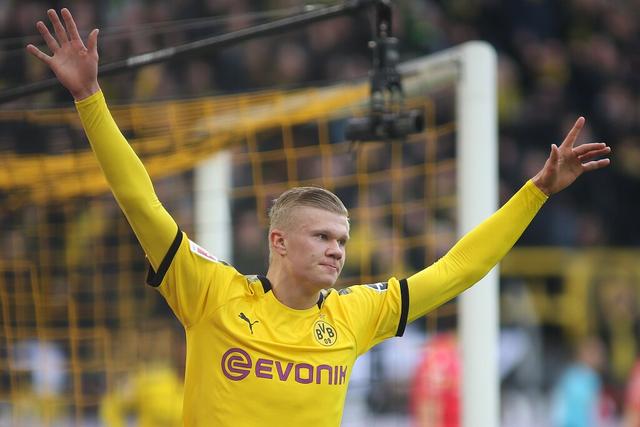 媒体人：邓涵文与云南玉昆更接近，重庆和铁人也有想法