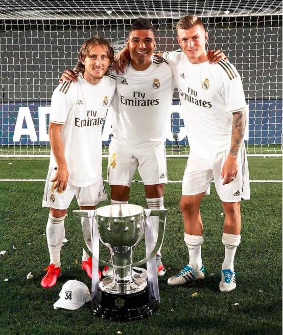 曼联对狼队的预测首发阵容：梅努的未来抉择，约罗强势回归