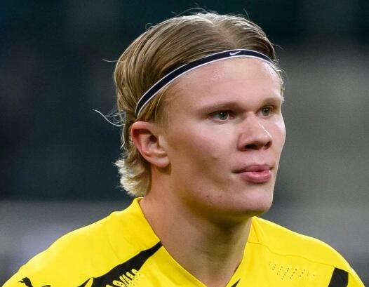 国足阵容进行大幅调整